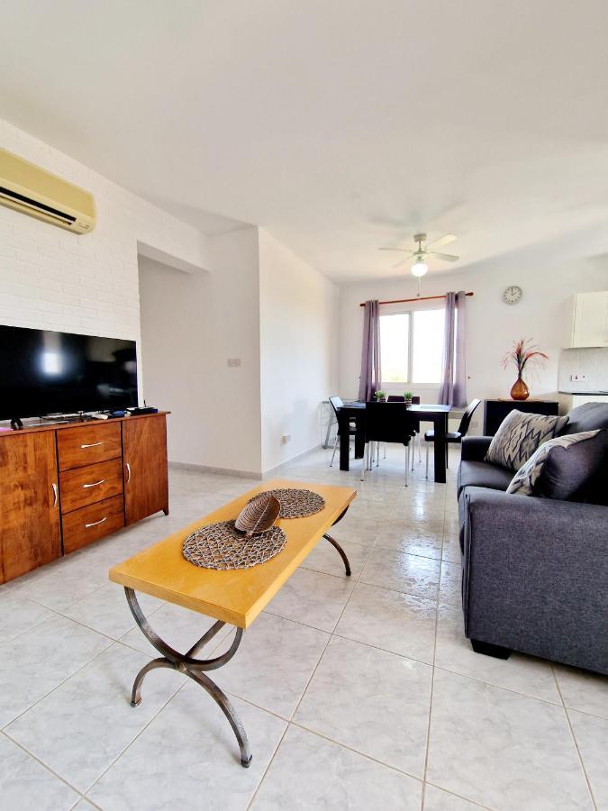 Emma'S Place, 2 Bedroom Apartment With Pool View Paphos Esterno foto
