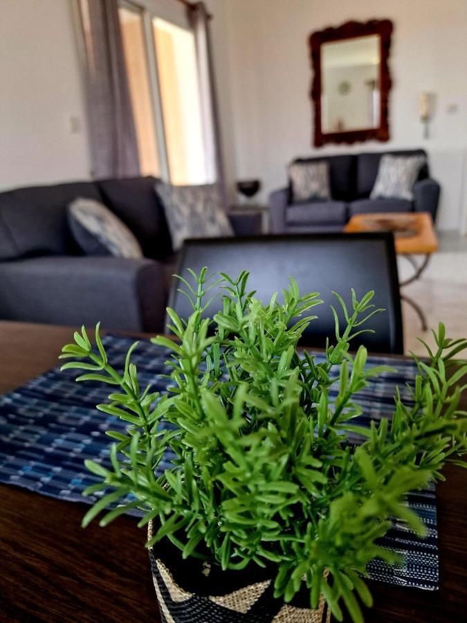 Emma'S Place, 2 Bedroom Apartment With Pool View Paphos Esterno foto